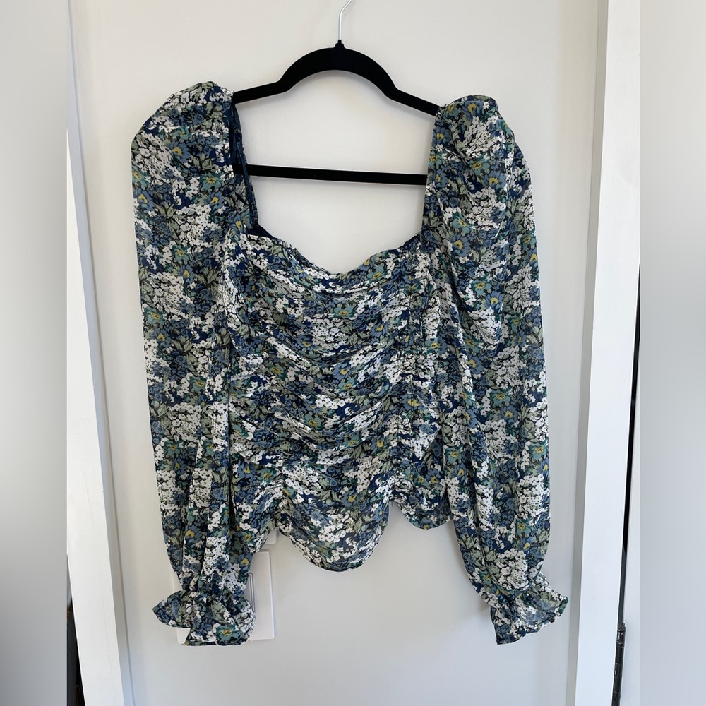 ASTR the Label puff sleeved square neck top